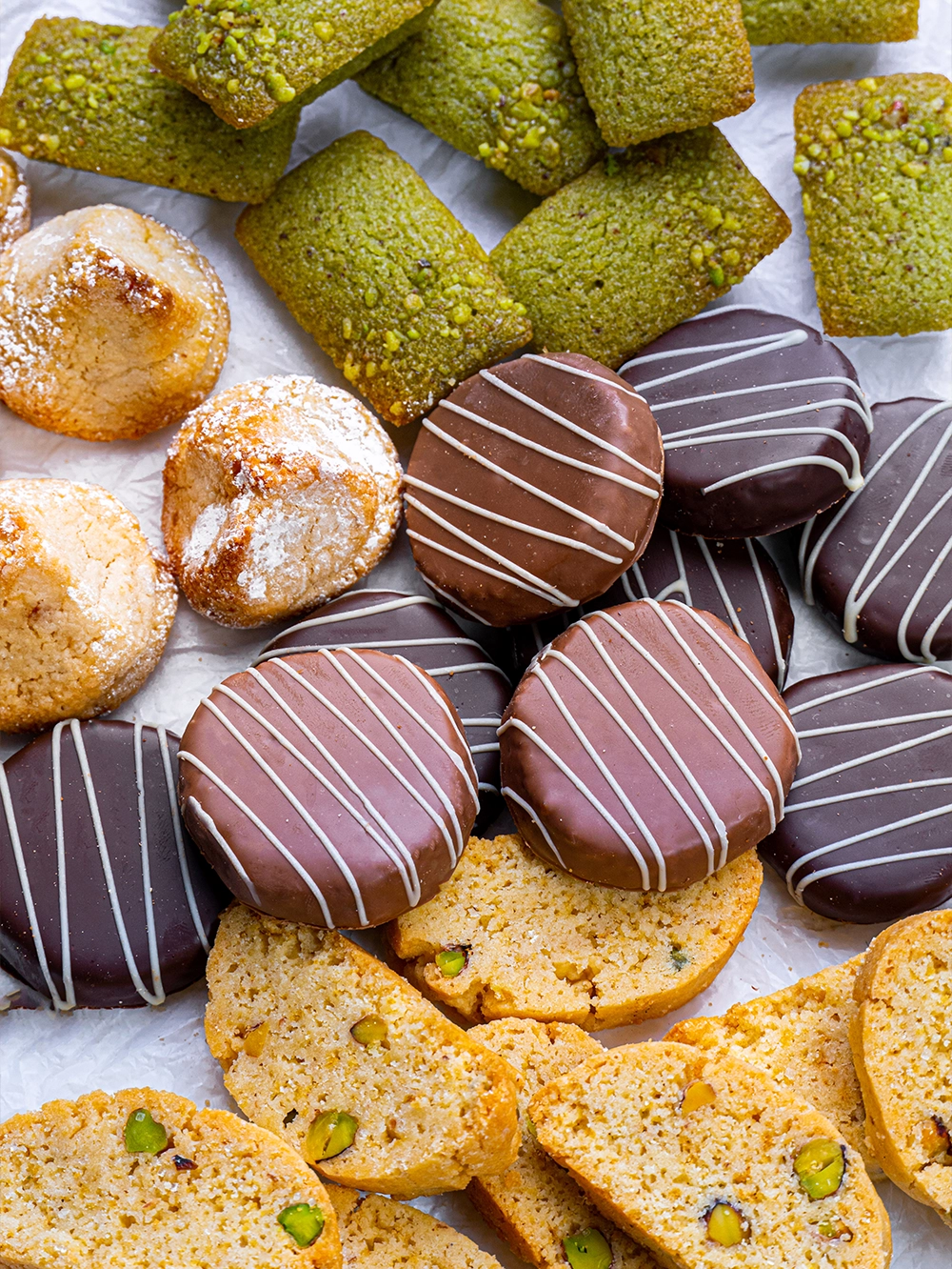 Cookies Sable Coated with Milk Chocolate